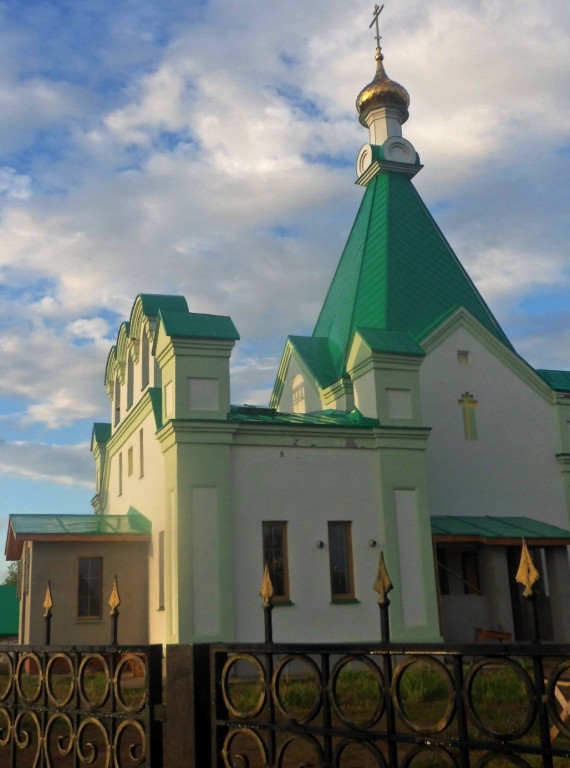 Церковь Троицы Живоначальной (новая), Бураново (Малопургинский район, Республика Удмуртия). фасады
