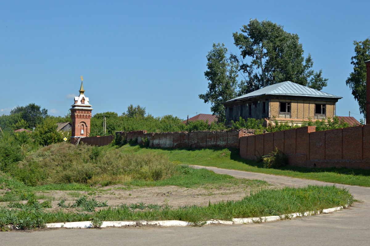 Сухотинский  Богородице-Знаменский женский монастырь, Сухотинка (Знаменский район, Тамбовская область). дополнительная информация, Крепостная стена с башней знаменского монастыря