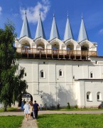 Тихвинский Богородице-Успенский мужской монастырь. Звонница - Тихвин - Тихвинский район - Ленинградская область