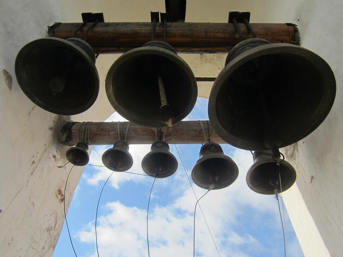 колокола, дополнительная информация. Тихвинский Богородице-Успенский мужской монастырь. Звонница, Тихвин (Тихвинский район, Ленинградская область)