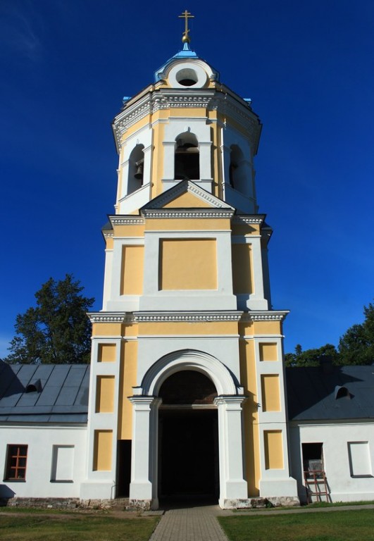 Коневец, остров. Рождества Пресвятой Богородицы Коневский монастырь. Колокольня. фасады