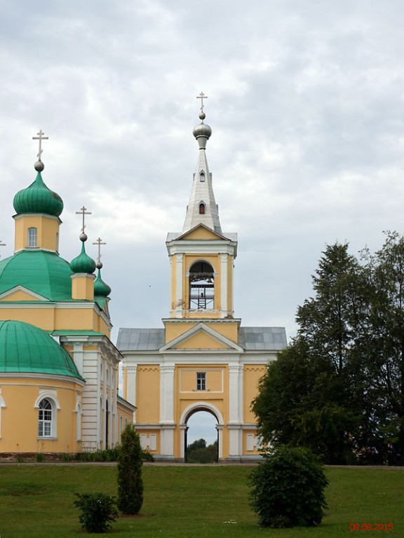 Введено-Оятский женский монастырь. Колокольня, Оять (Лодейнопольский район, Ленинградская область). фасады