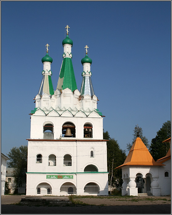 Старая Слобода. Александро-Свирский монастырь. Звонница. фасады