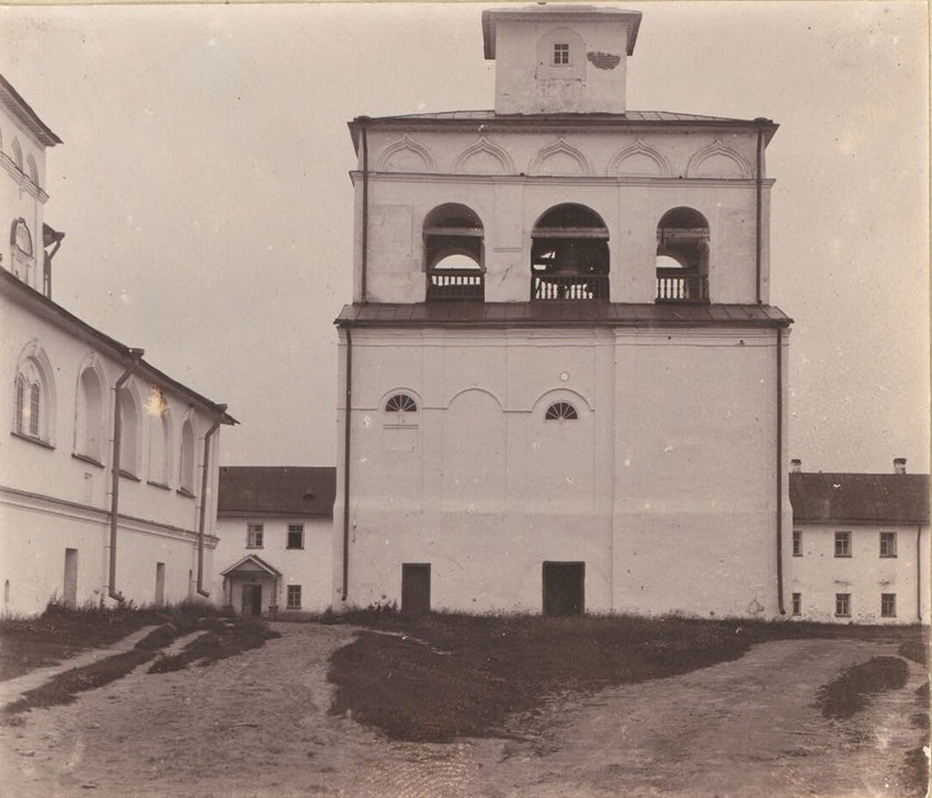 Александро-Свирский монастырь. Звонница, Старая Слобода (Лодейнопольский район, Ленинградская область). архивная фотография, Звонница. Фотография С.М. Прокудина-Горского, 1909 год. Источник - сайт проекта 
