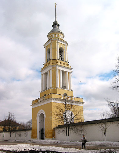 Коломна. Ново-Голутвин Троицкий монастырь. Колокольня. фасады, колокольня над Святыми воротами