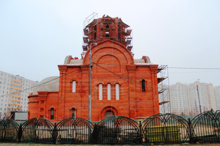 Церковь Татианы в Люблине (новая), Люблино (Юго-Восточный административный округ (ЮВАО), г. Москва). документальные фотографии, Вид с севера