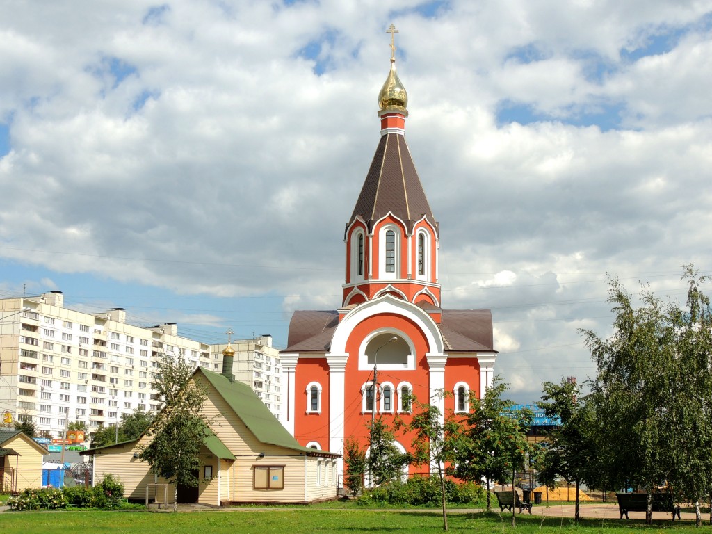 Церковь Татианы в Люблине (новая), Люблино (Юго-Восточный административный округ (ЮВАО), г. Москва). фасады, старый и новый Татьянинские храмы