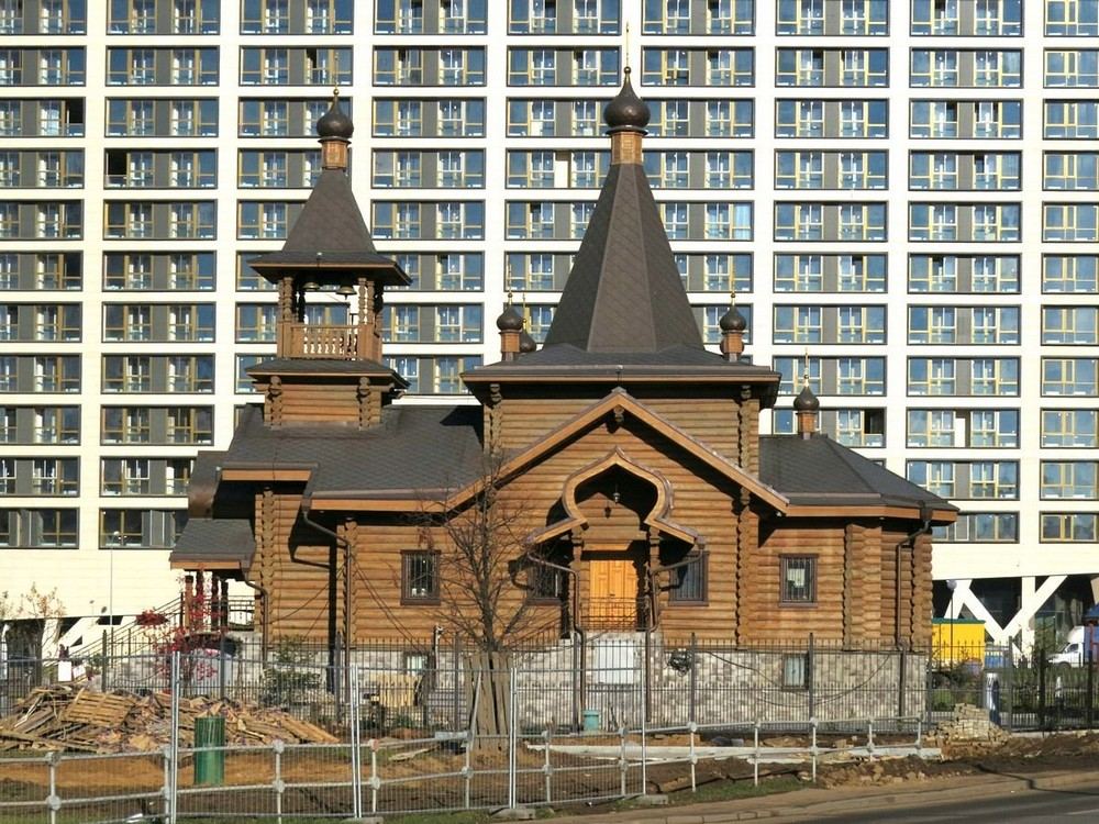 Аэропорт. Церковь Гавриила Архангела на Ходынском Поле. общий вид в ландшафте