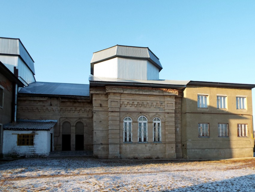 Церковь Покрова Пресвятой Богородицы (старая), Старый Кувак (Лениногорский район, Республика Татарстан). архитектурные детали, Сохранившаяся часть южной стены церкви в 