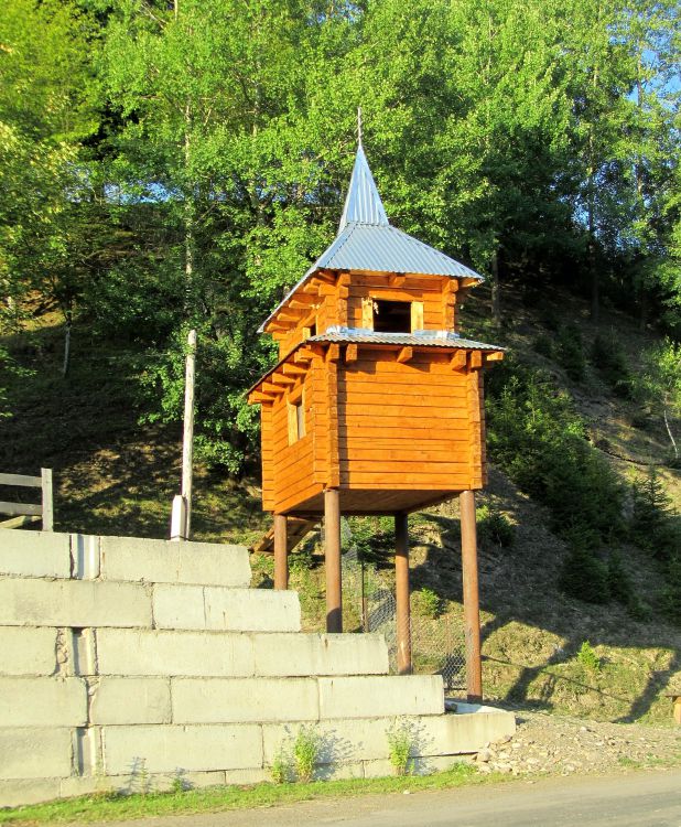 Церковь Михаила Архангела (новая), Негровец (Межгорский район, Украина, Закарпатская область). архитектурные детали, звонница, вид с запада