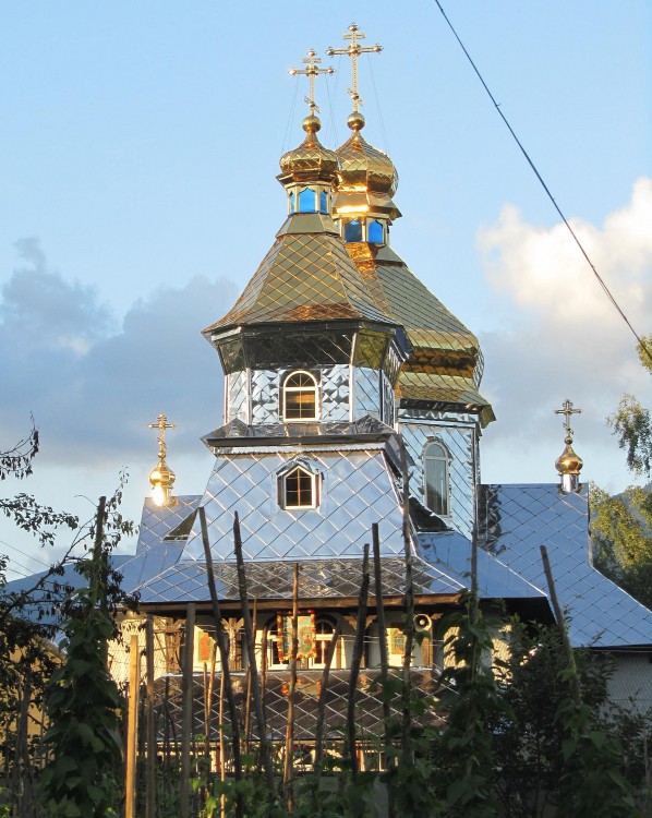 Церковь Троицы Живоначальной, Колочава (Хустский район, Украина, Закарпатская область). фасады, вид с юго-запада