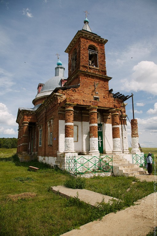 Церковь Алексия, человека Божия, Репьёвка (Тюльганский район, Оренбургская область). фасады