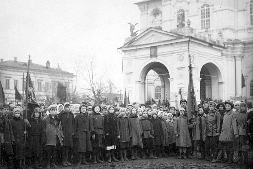 Вятка (Киров). Церковь Симеона Столпника в колокольне собора Троицы Живоначальной. архивная фотография, Вход в колокольню. Фото 1923г. С сайта: http://kasanof.livejournal.com/82562.html