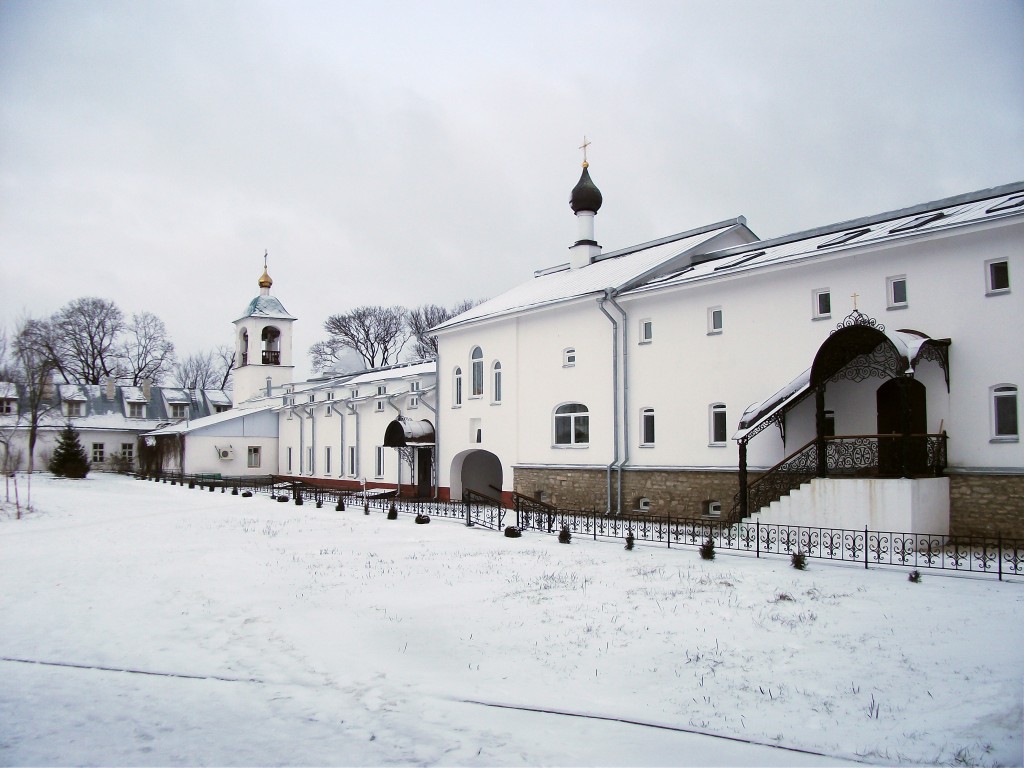 Псков. Снетогорский женский монастырь. Церковь Иоасафа Снетогорского. фасады