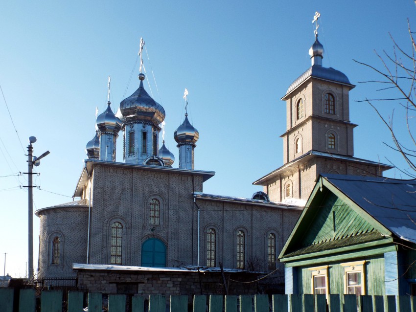 Лениногорск. Церковь Троицы Живоначальной. фасады