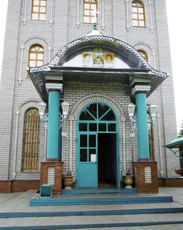 Церковь Троицы Живоначальной, Лениногорск (Лениногорский район, Республика Татарстан). архитектурные детали,  Главные врата храма