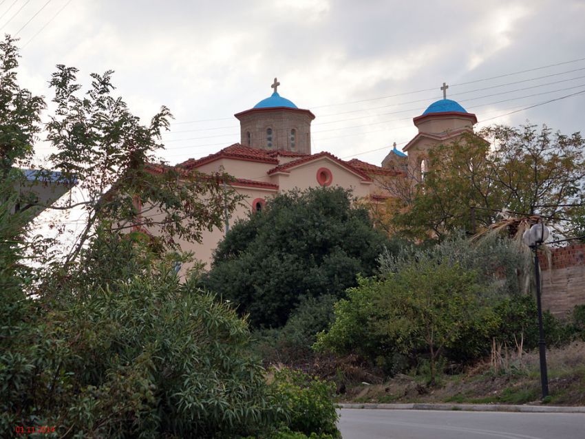 Неизвестная церковь, Тактикуполес (Аттика (Ἀττική), Греция). общий вид в ландшафте