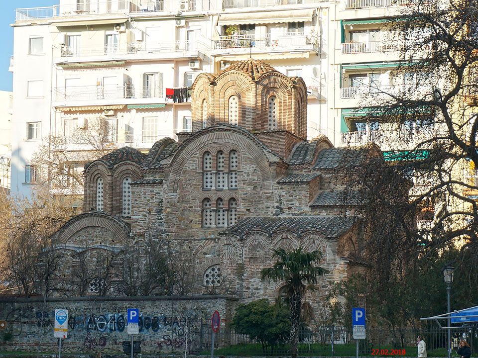 Салоники (Θεσσαλονίκη). Церковь Пантелеимона Целителя. фасады