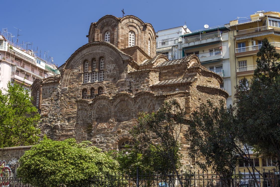 Салоники (Θεσσαλονίκη). Церковь Пантелеимона Целителя. фасады, южный фасад