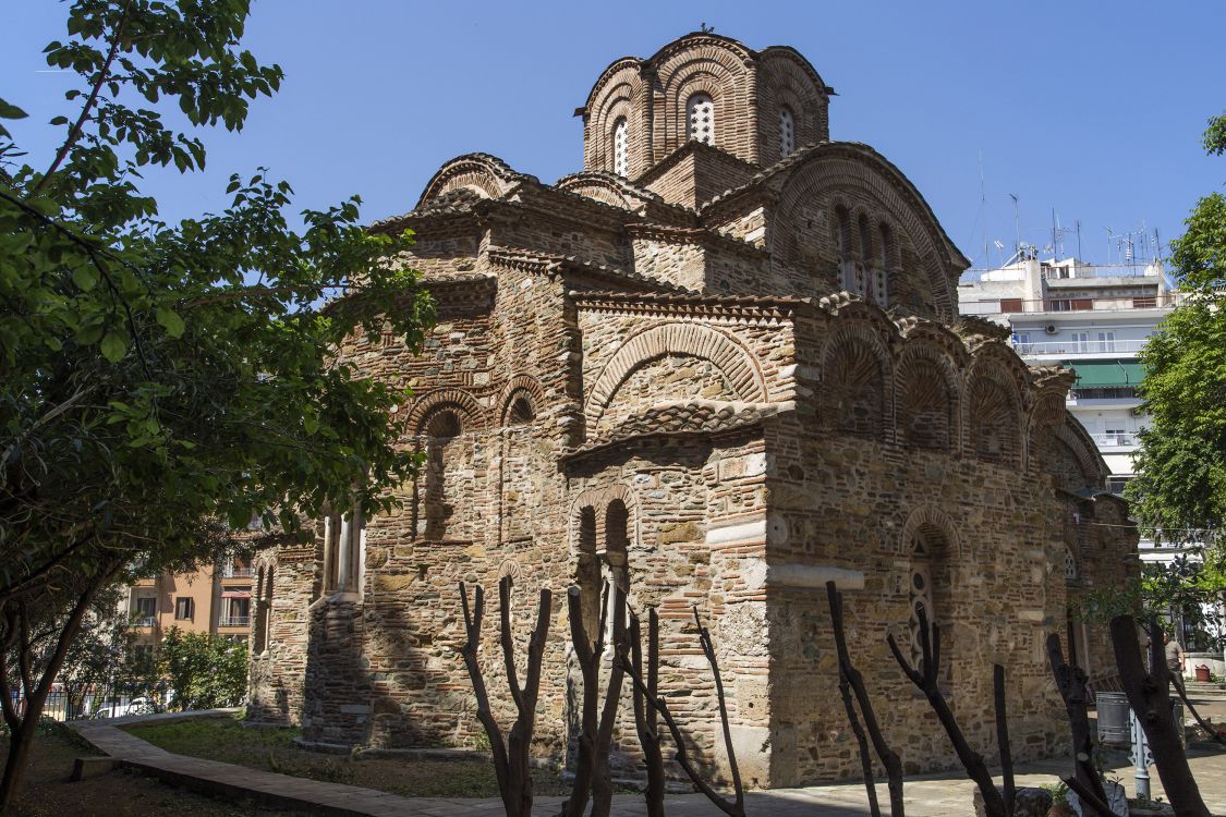 Церковь Пантелеимона Целителя, Салоники (Θεσσαλονίκη) (Центральная Македония, Греция). фасады, вид с северо-востока