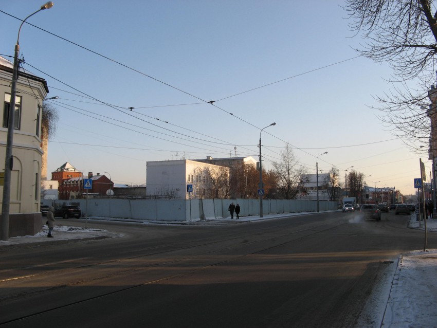 Церковь Бориса и Глеба в Плетенях, Приволжский район (Казань, город, Республика Татарстан). дополнительная информация, На месте, в настоящее время огороженное забором, стояла церковь