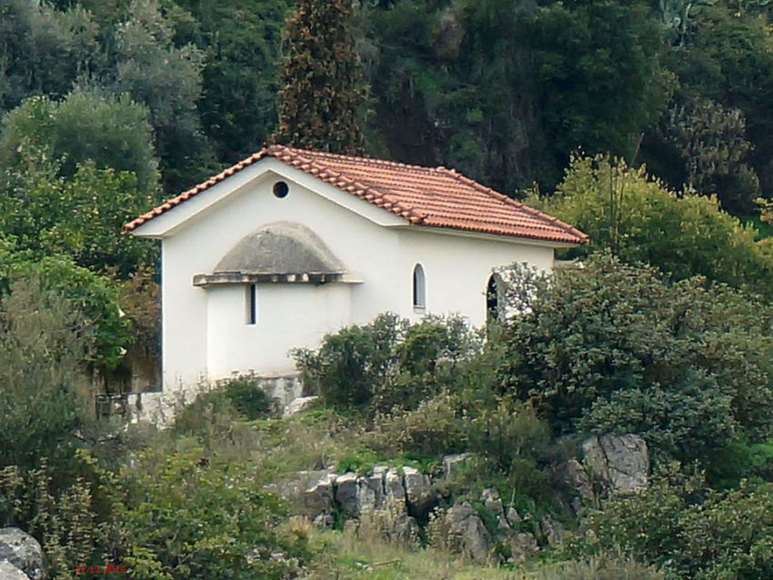 Неизвестная церковь, Неа Эпидавр (Пелопоннес (Πελοπόννησος), Греция). фасады