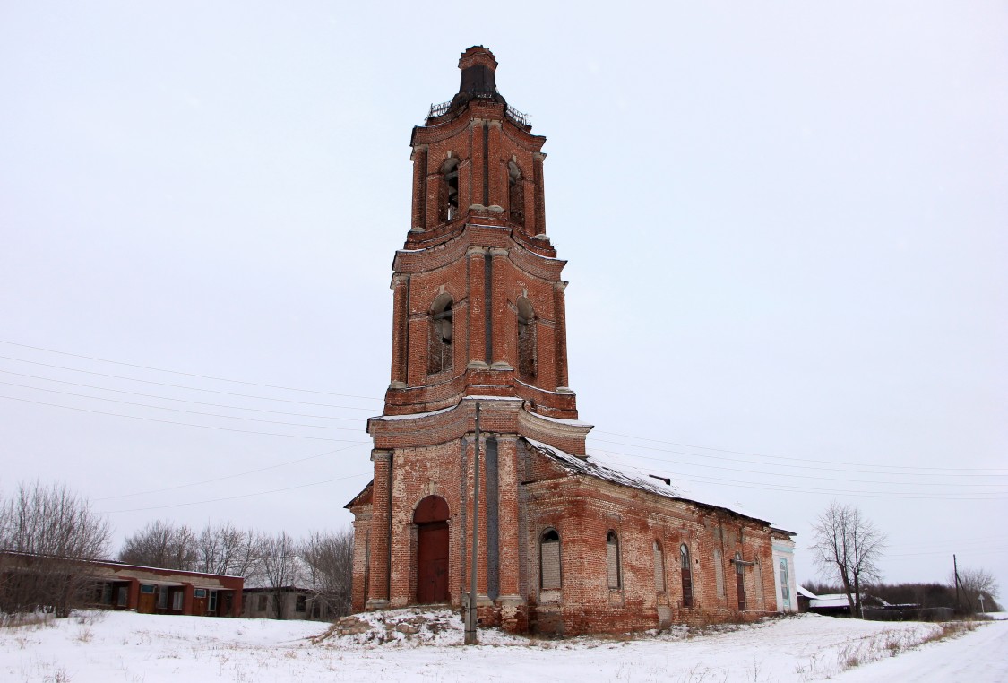 Церковь Троицы Живоначальной, Лаж (Лебяжский район, Кировская область). фасады