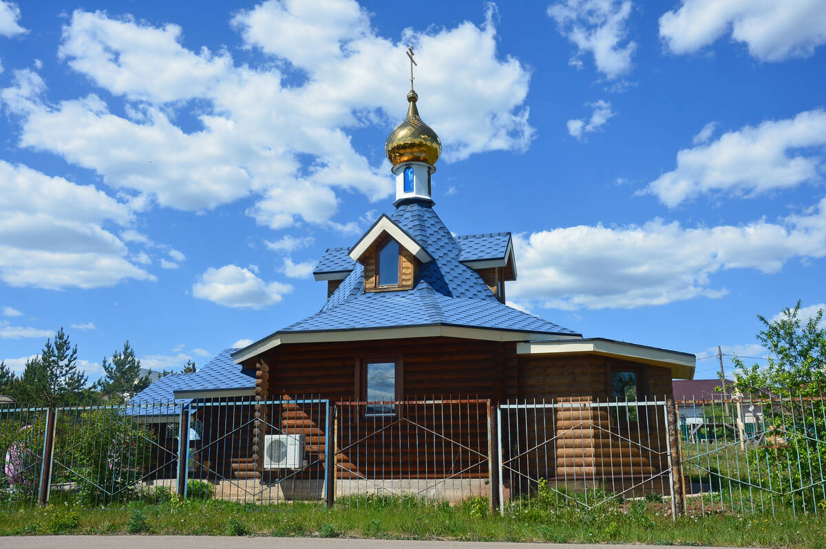 Часовня Владимирской иконы Божией Матери, Юматово (Уфимский район, Республика Башкортостан). общий вид в ландшафте