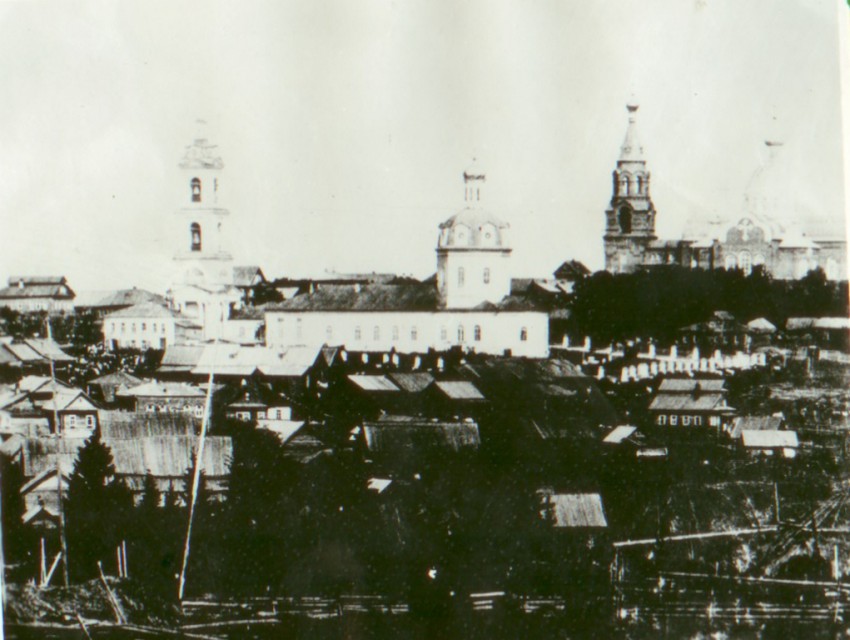 Церковь Спаса Нерукотворного Образа, Уни (Унинский район, Кировская область). архивная фотография, С сайта: http://uniposelok.ru/istor/zdaniya/