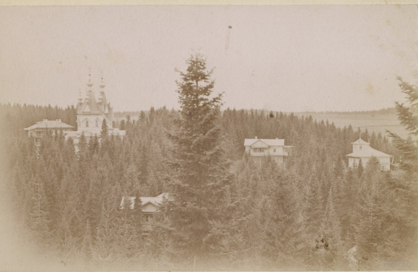 Александро-Невский Филейский мужской монастырь, Вятка (Киров) (Вятка (Киров), город, Кировская область). архивная фотография, Вид на монастырь с Большой Горы  Источник hhttp://humus.livejournal.com/3179145.html
