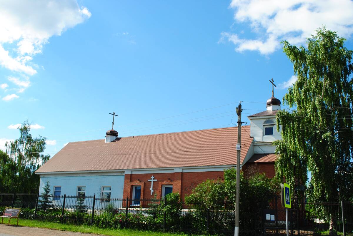 Церковь Покрова Пресвятой Богородицы, Красноусольский (Гафурийский район, Республика Башкортостан). общий вид в ландшафте