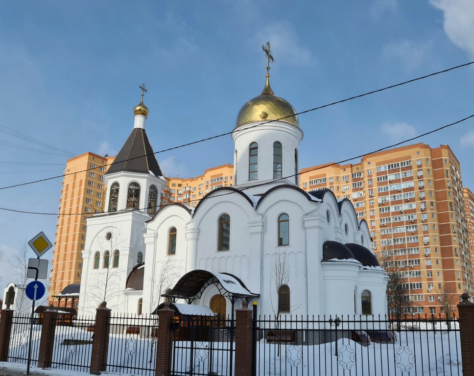 Г новомосковский московская. Фотографии церкви Преображения Господне в Коммунарке Москва. Храм в Коммунарке. Храм Вознесения Господня в Коммунарке. Храм в Коммунарке фото.