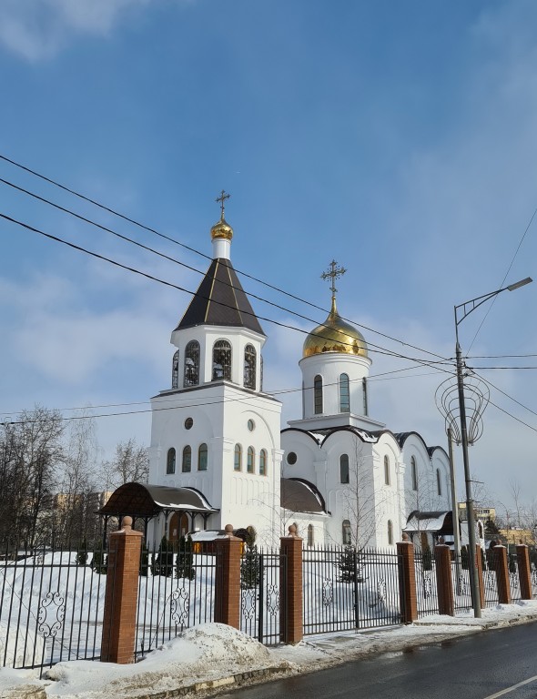 Церковь Преображения Господня в Коммунарке, Коммунарка (Новомосковский административный округ (НАО), г. Москва). фасады, Вид с юго-запада