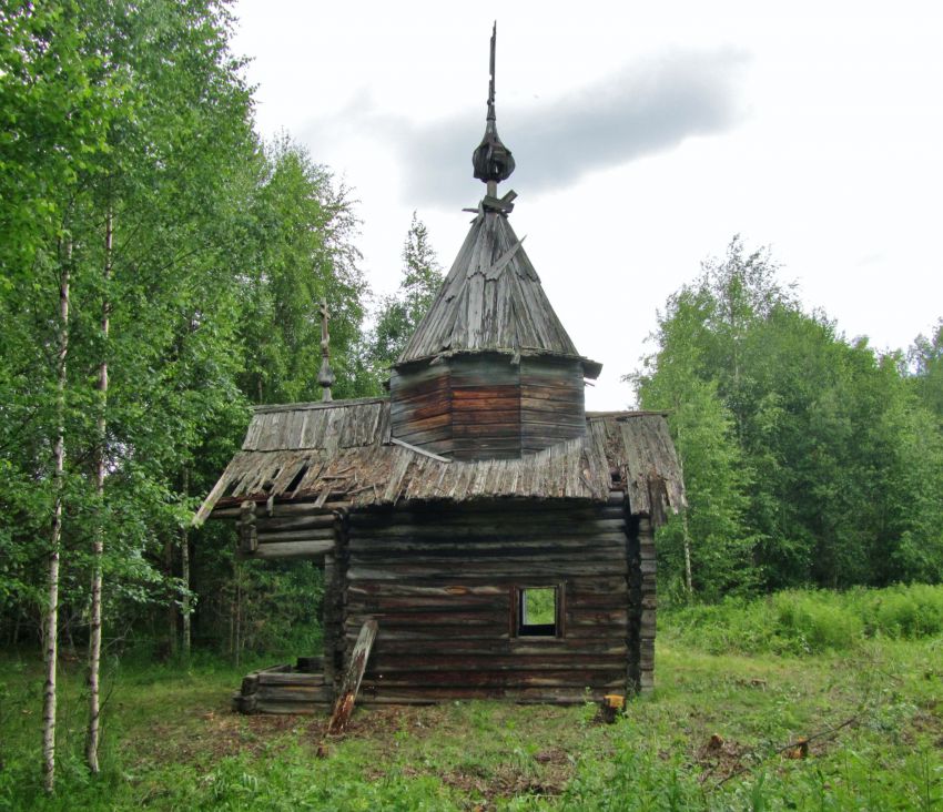 Яблонь-Горка, урочище. Неизвестная часовня. фасады, вид с юга