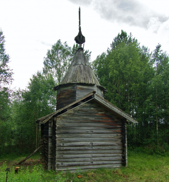 Яблонь-Горка, урочище. Неизвестная часовня. фасады, вид с востока