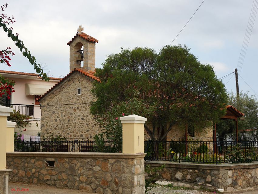 Неизвестная церковь, Поулитра (Пелопоннес (Πελοπόννησος), Греция). фасады