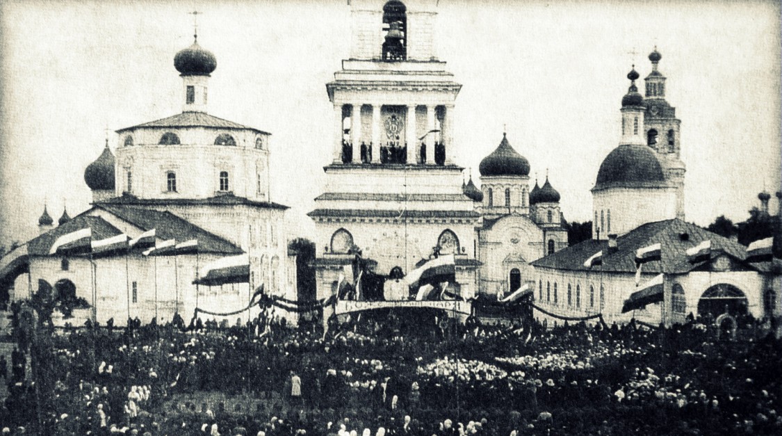 Собор Преображения Господня, Слободской (Слободской район, Кировская область). архивная фотография, Слободской, Красная площадь. 1913 г., празднование 300-летия царств. Дома Романовых. Из личного архива