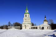 Соборная колокольня, Слева виднеется церковь Михаила Архангела.<br>, Слободской, Слободской район, Кировская область