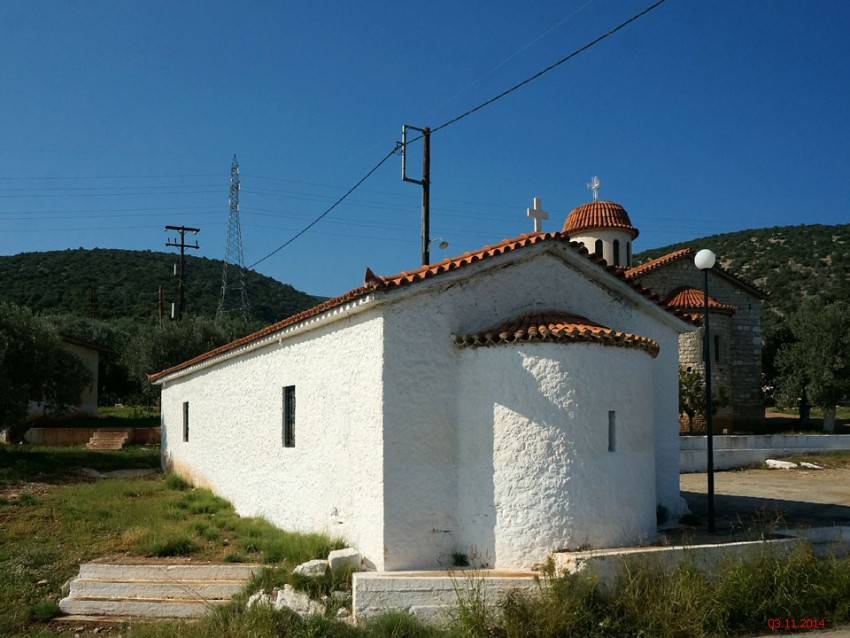 Неизвестная церковь, Плака (Пелопоннес (Πελοπόννησος), Греция). фасады