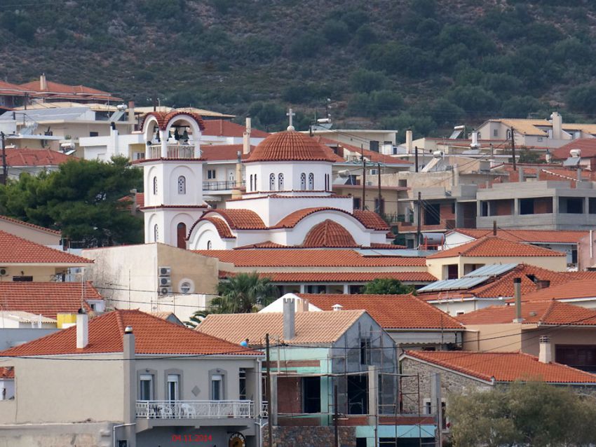 Церковь Леонтия мученика, Гефира (Пелопоннес (Πελοπόννησος), Греция). общий вид в ландшафте