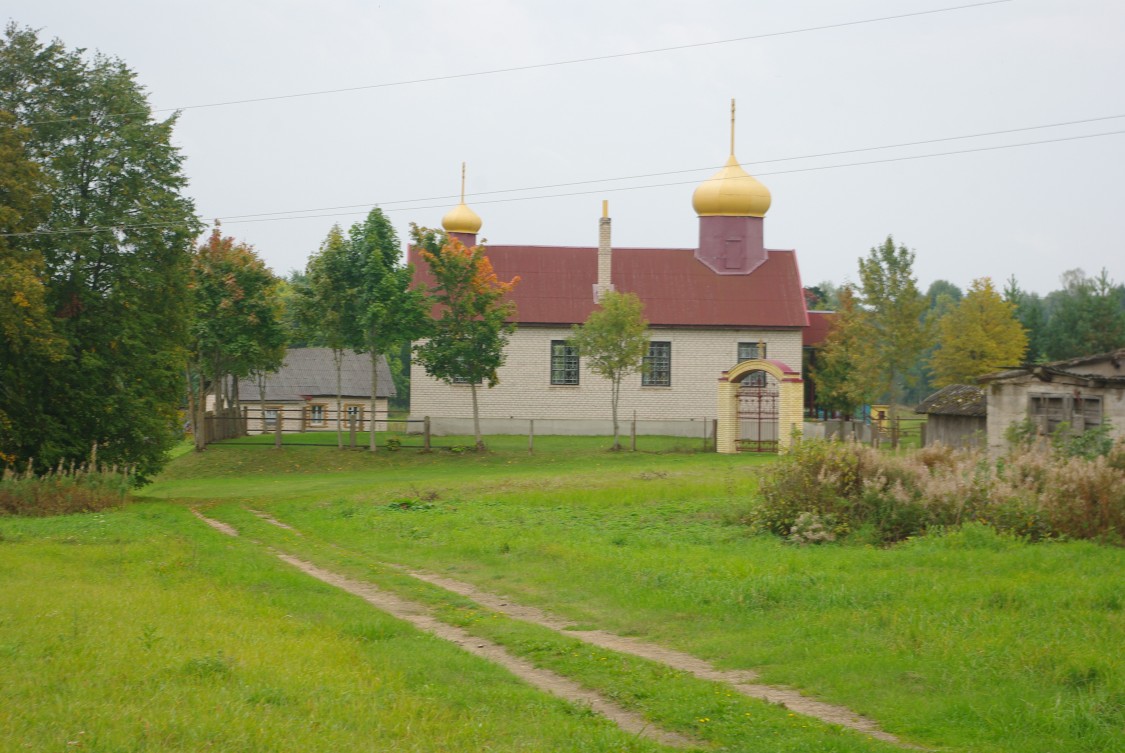 Вайнова. Неизвестная старообрядческая моленная. общий вид в ландшафте