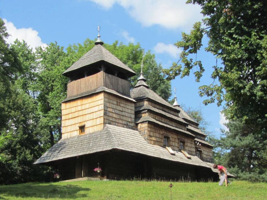 Покровский скит, Кострина (Великоберезнянский район, Украина, Закарпатская область). фасады, вид с юго-запада