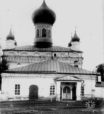 Церковь Сретения Господня, Слободской (Слободской район, Кировская область). архивная фотография, Сретенская церковь. 1900-е гг. С сайта одноклассники.ru