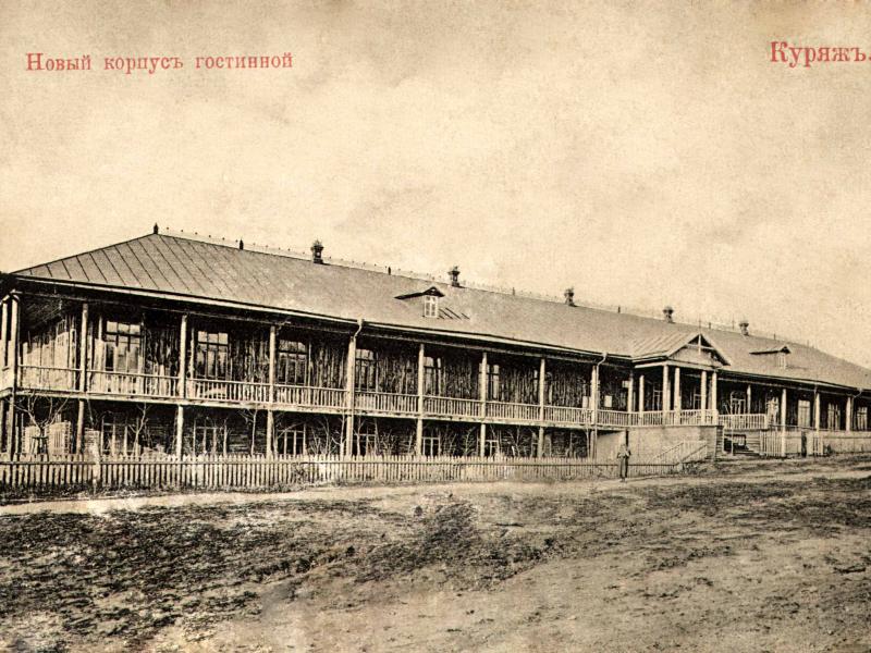 Куряжский Старохарьковский Преображенский монастырь, Подворки (Харьковский район, Украина, Харьковская область). архивная фотография, Новый корпус гостиницы для паломников на территории монастыря, 1914 г. Источник: http://otkudarodom.ua/ru/node/453