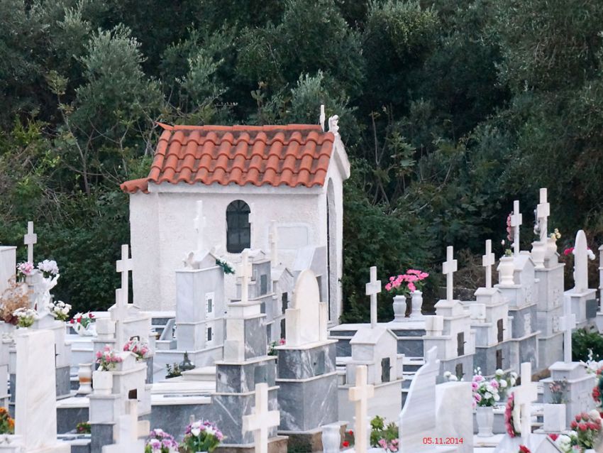 Неизвестная часовня, Неаполис (Пелопоннес (Πελοπόννησος), Греция). общий вид в ландшафте