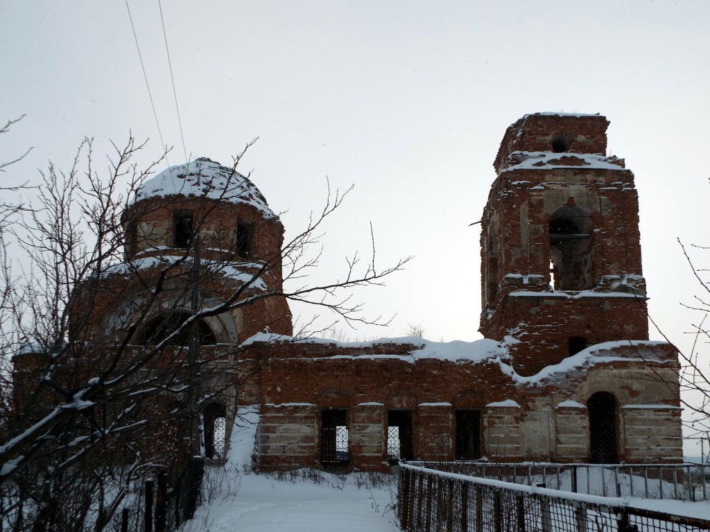 Круглое Поле, деревня. Церковь Богоявления Господня. фасады