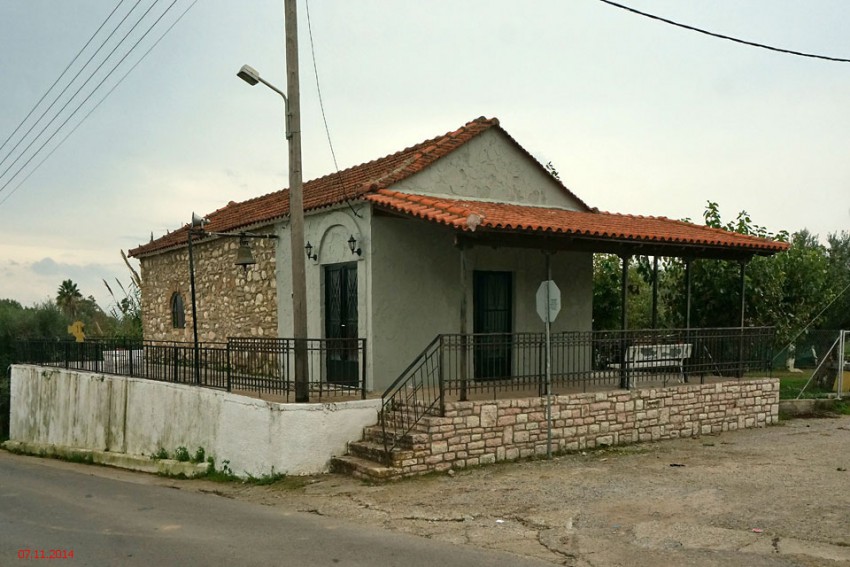 Неизвестная церковь, Агиос Андреас (Пелопоннес (Πελοπόννησος), Греция). общий вид в ландшафте