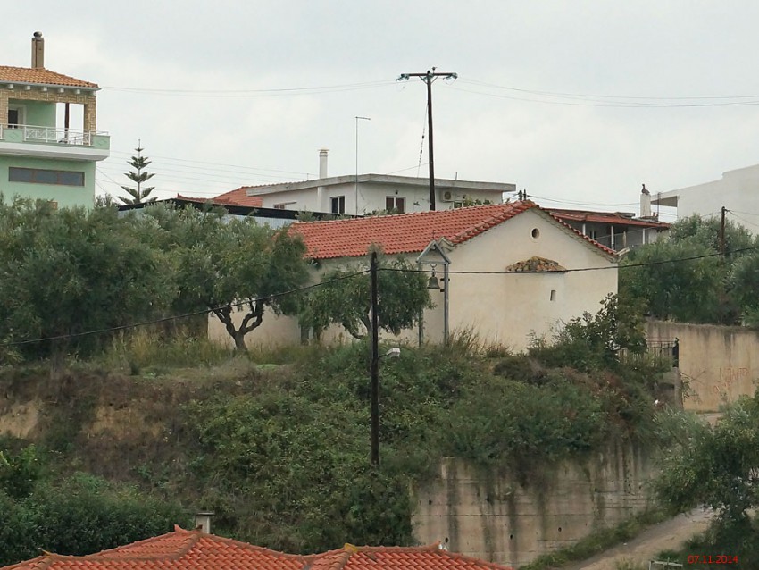 Неизвестная церковь, Харокопио (Пелопоннес (Πελοπόννησος), Греция). общий вид в ландшафте