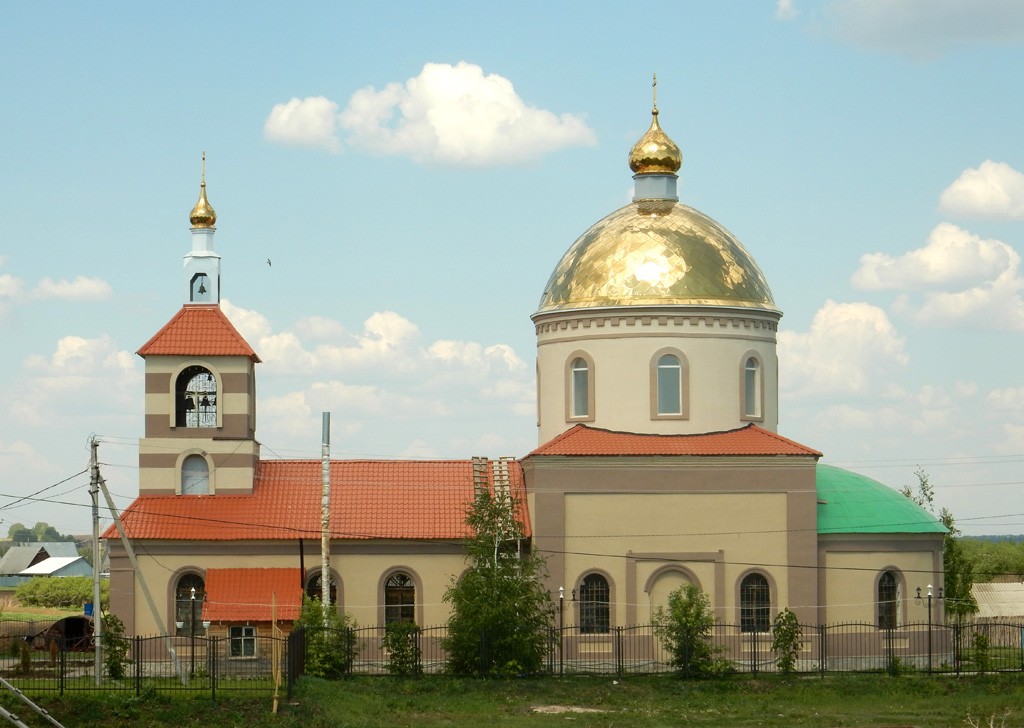 Савруха. Церковь Трёх Святителей. фасады