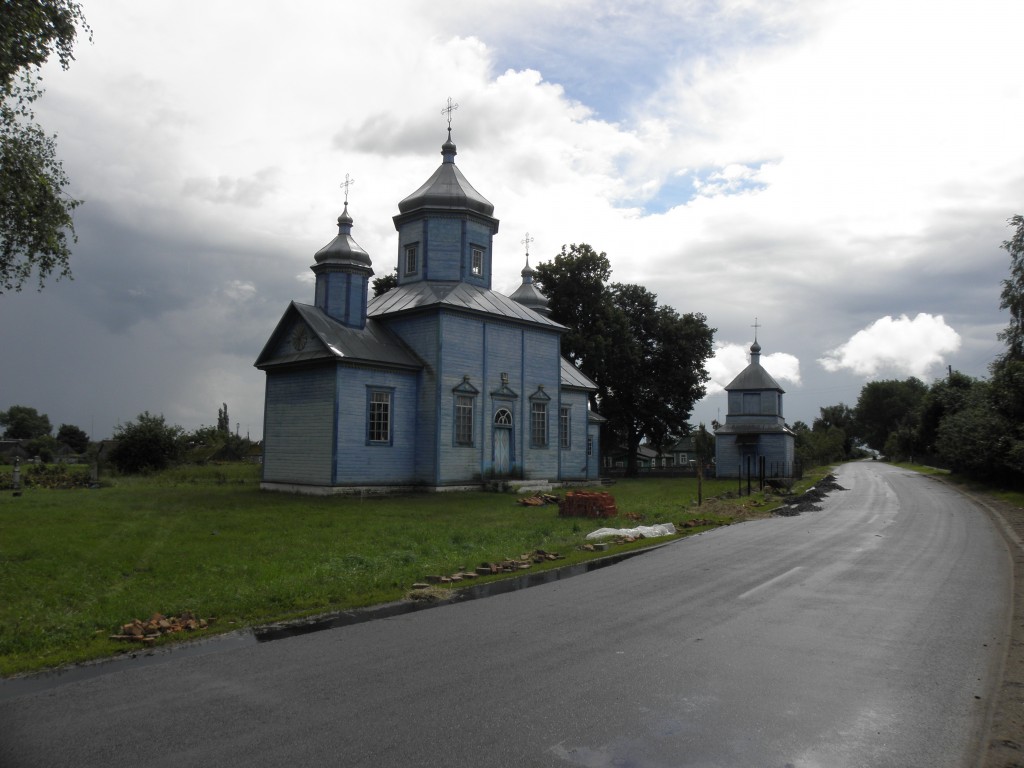 Церковь Успения Пресвятой Богородицы, Ольпень (Столинский район, Беларусь, Брестская область). общий вид в ландшафте